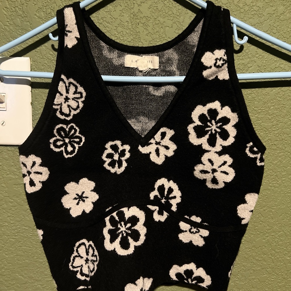 Black and White Floral Knit Top